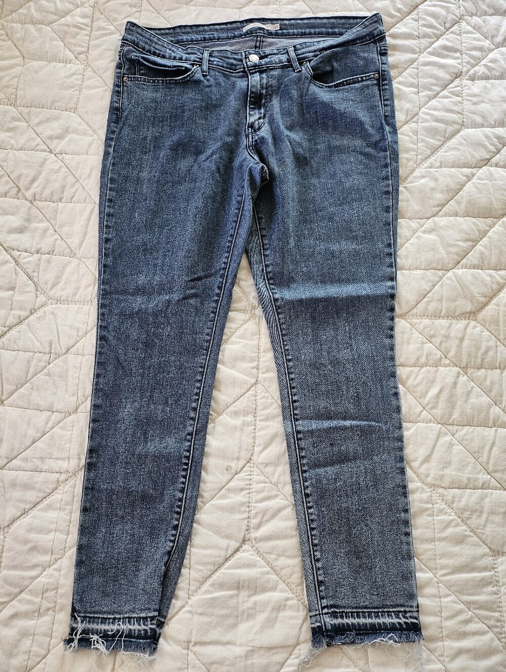 Levi 711 Skinny-  Size 33